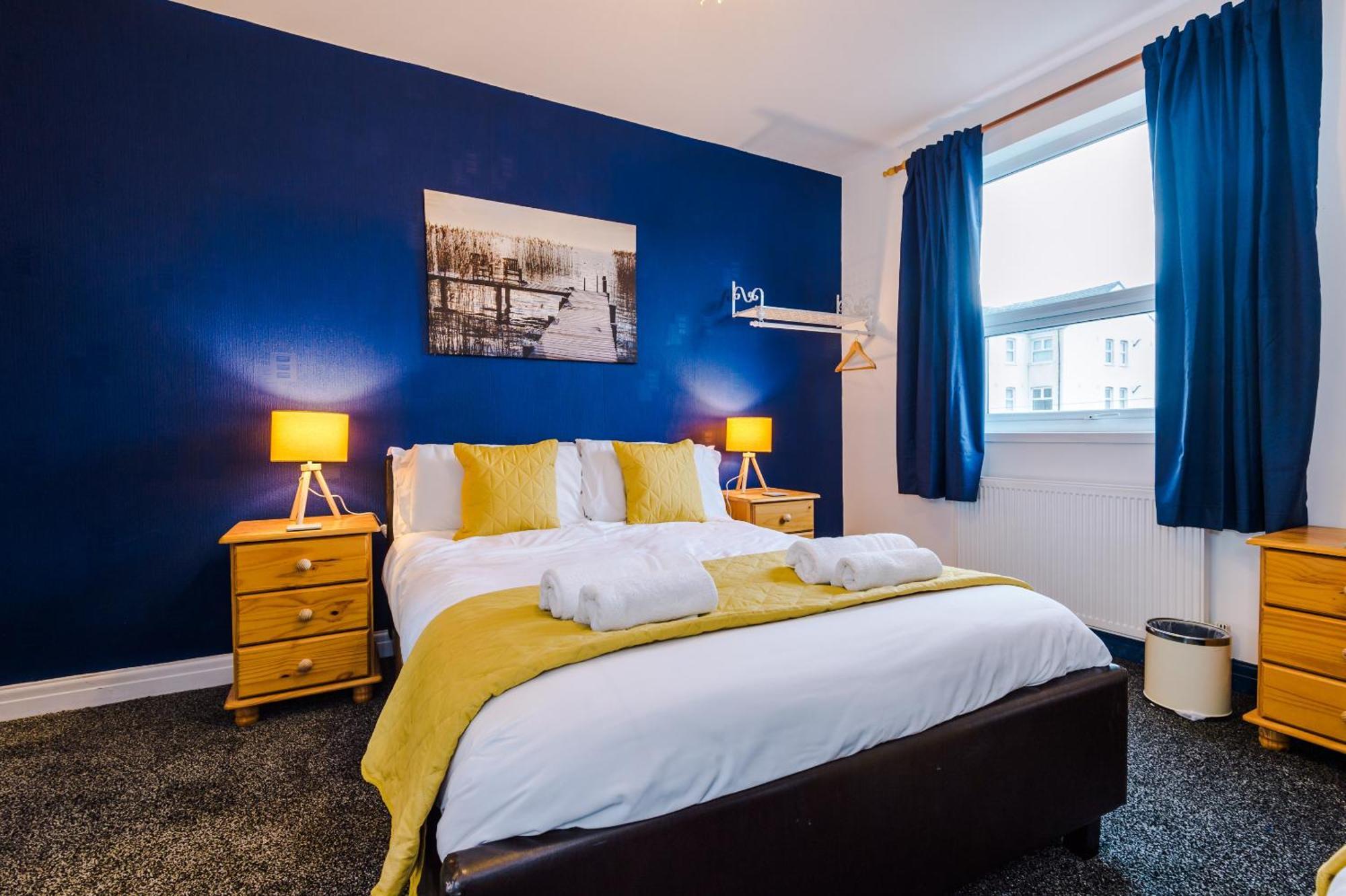 Pebbles Guest House Blackpool Exterior photo
