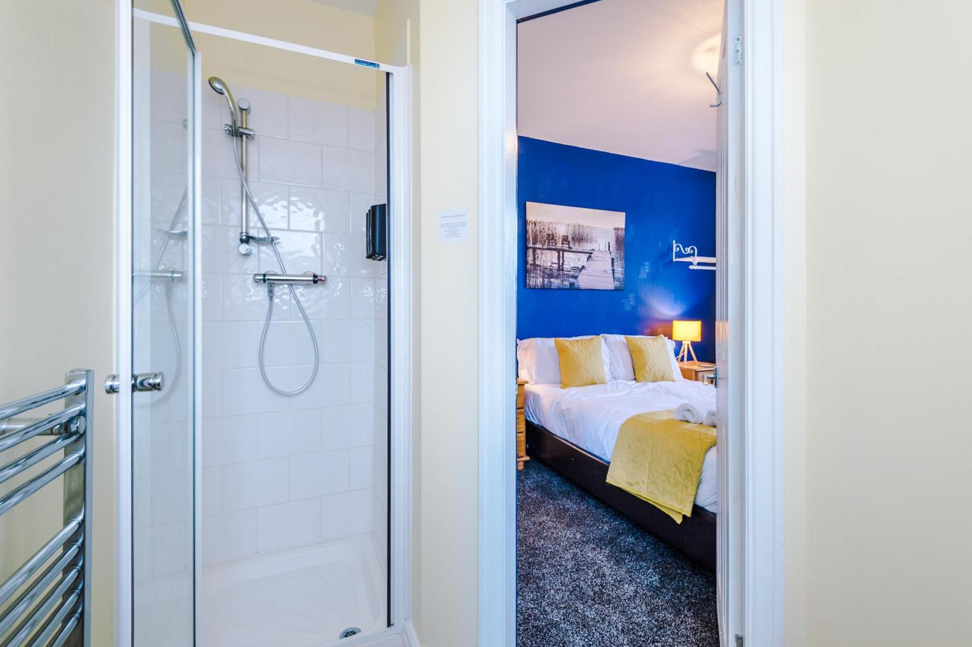 Pebbles Guest House Blackpool Room photo