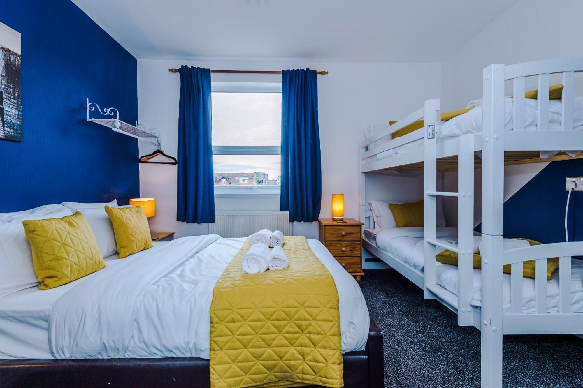 Pebbles Guest House Blackpool Room photo