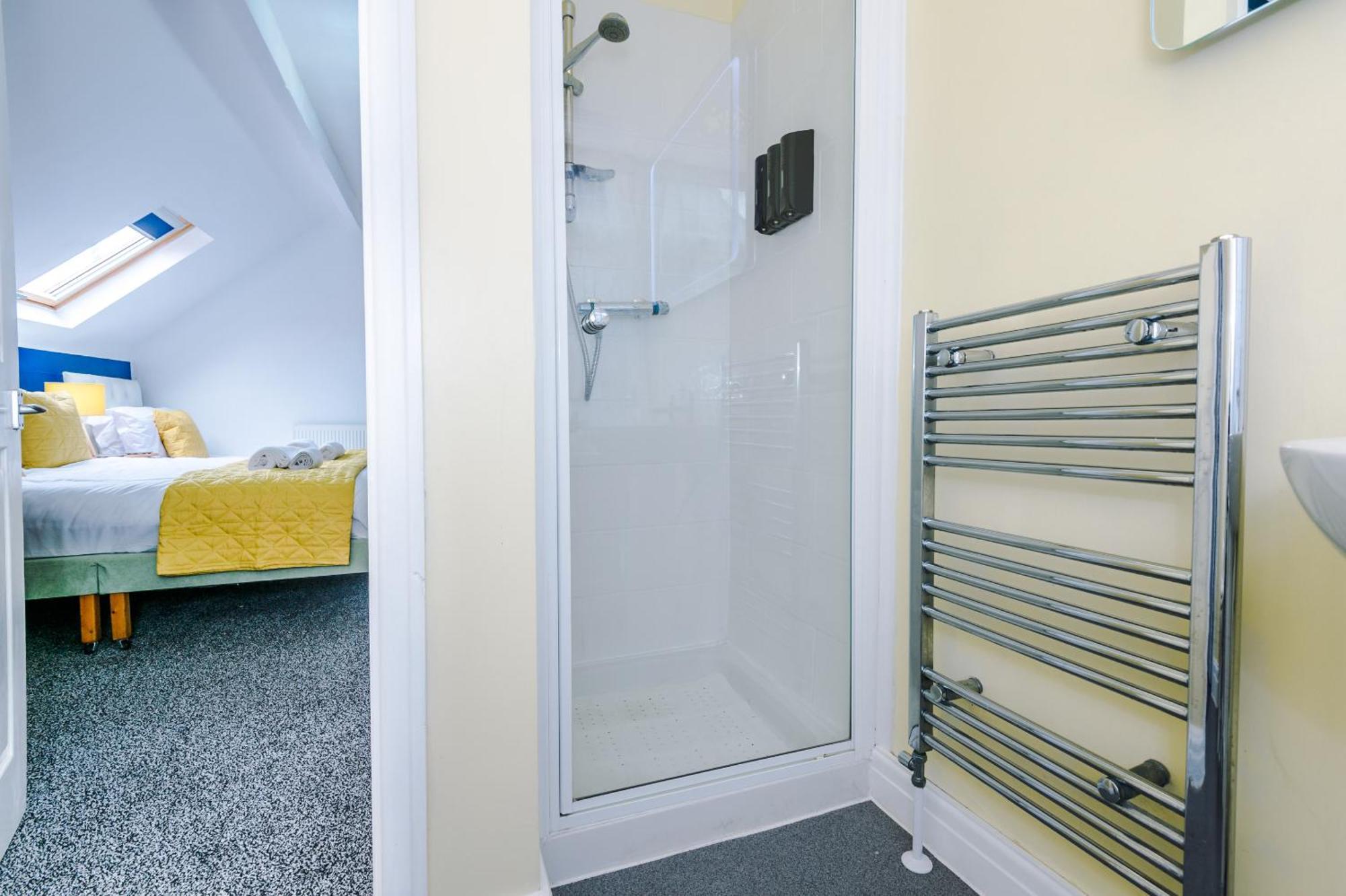Pebbles Guest House Blackpool Room photo